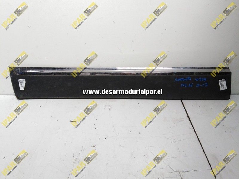 Moldura Puerta Central Delantera Izquierda KIA SORENTO 2 4 G4KE