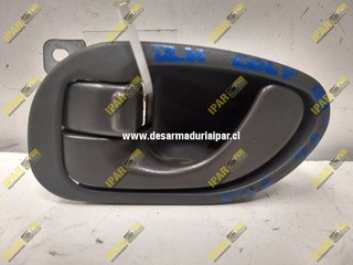 Manilla Puerta Interior Delantera Izquierda** MITSUBISHI COLT 1.6 AG92 SOHC 16 VALV 4X2 1997 1998 1999 2000 2001 2002 2003